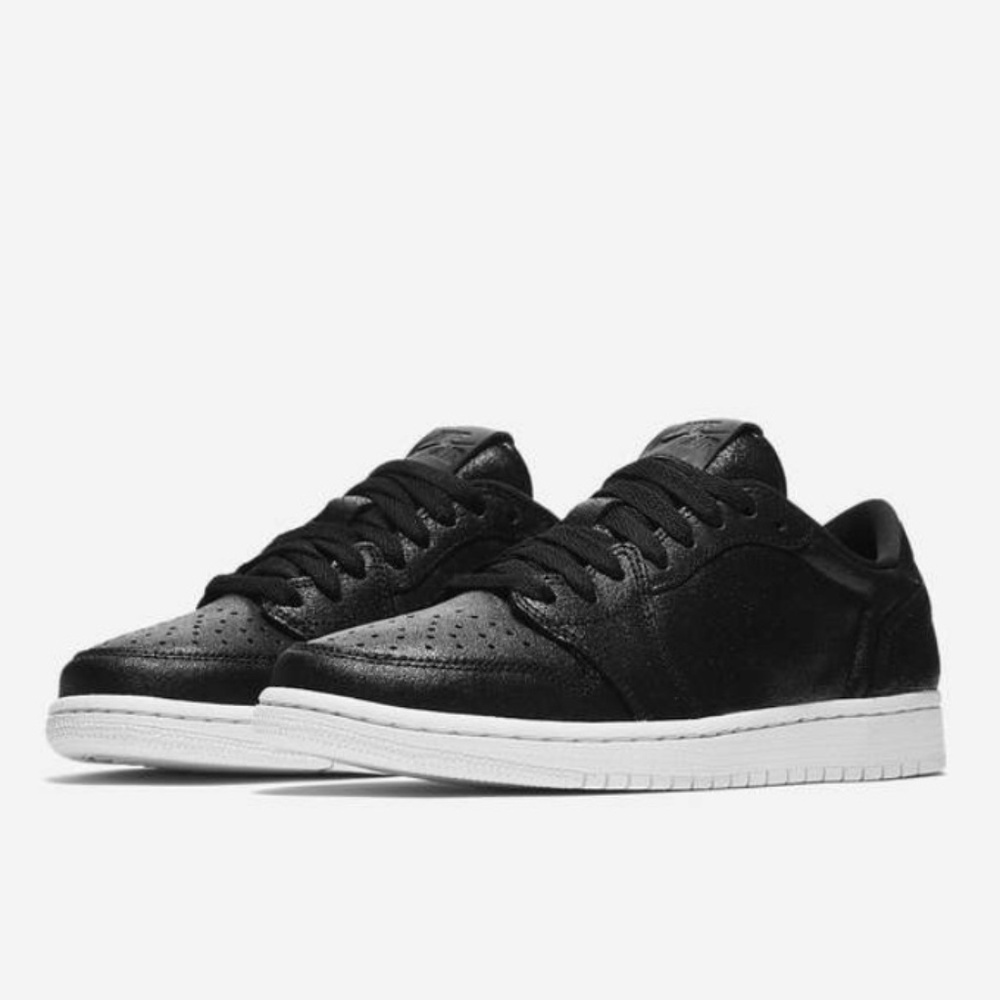 NEW Nike Air Jordan 1 Retro Low